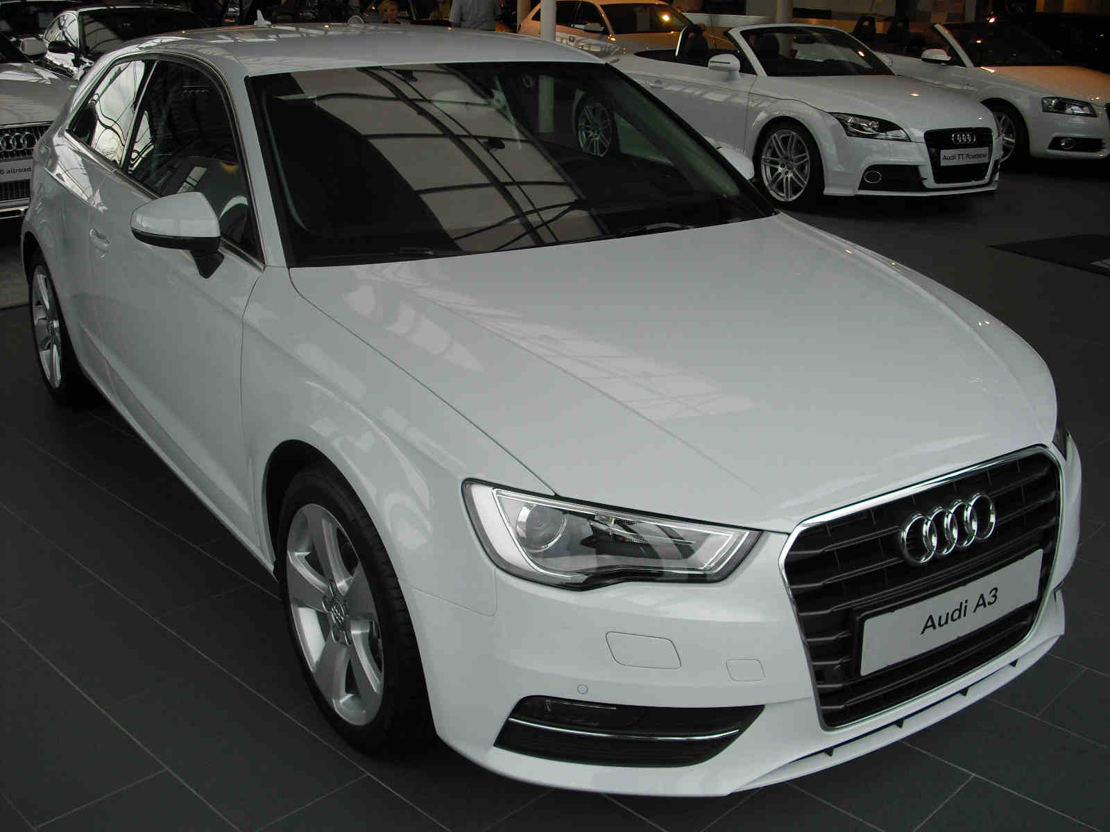 Audi A3 neues Modell Ambition weiss